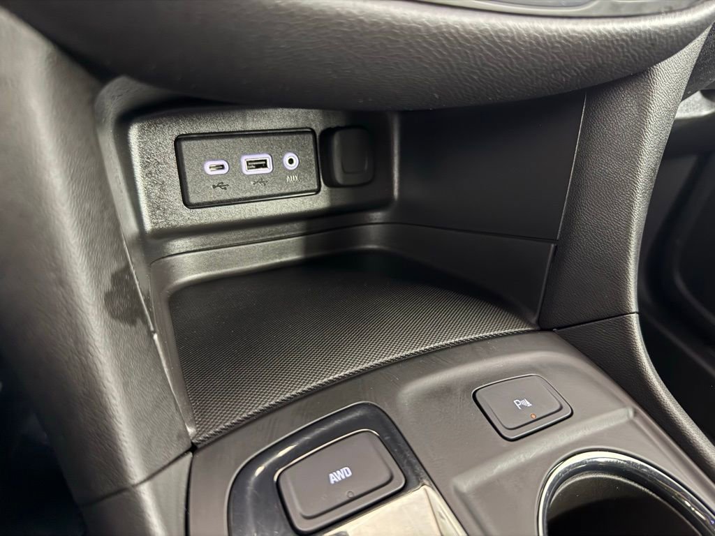 Used 2023 Chevrolet Equinox RS AWD/4WD image 28