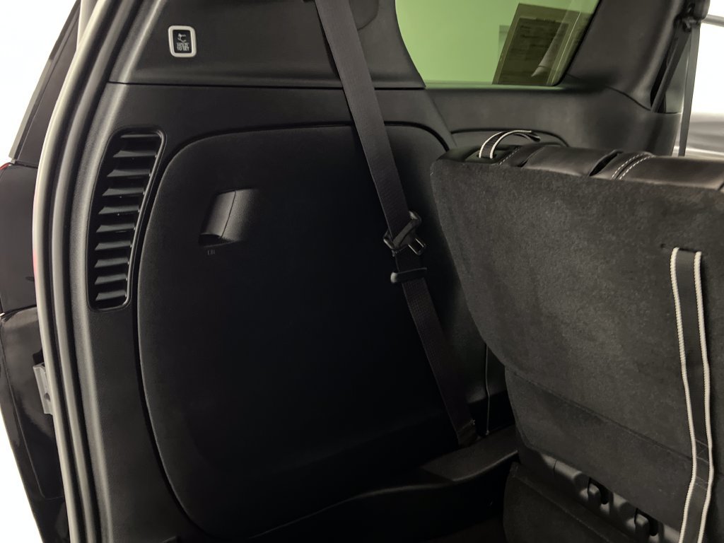 Used 2027 Chrysler Pacifica Select FWD image 48