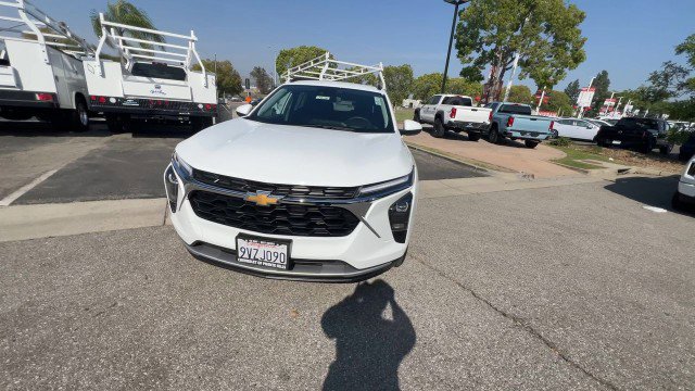 Used 2025 Chevrolet Trax LT w/ Driver Confidence Package image 3