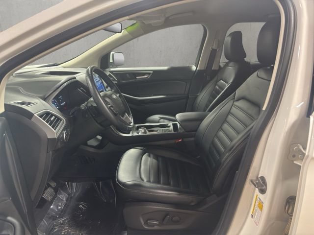 Certified 2022 Ford Edge SEL w/ Convenience Package AWD/4WD image 4