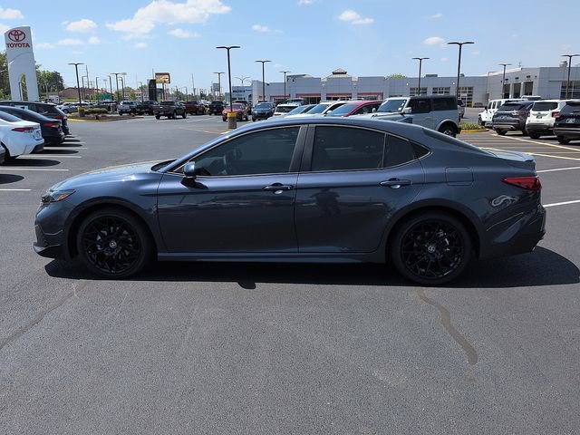 Used 2026 Toyota Camry SE w/ Convenience Package FWD image 4