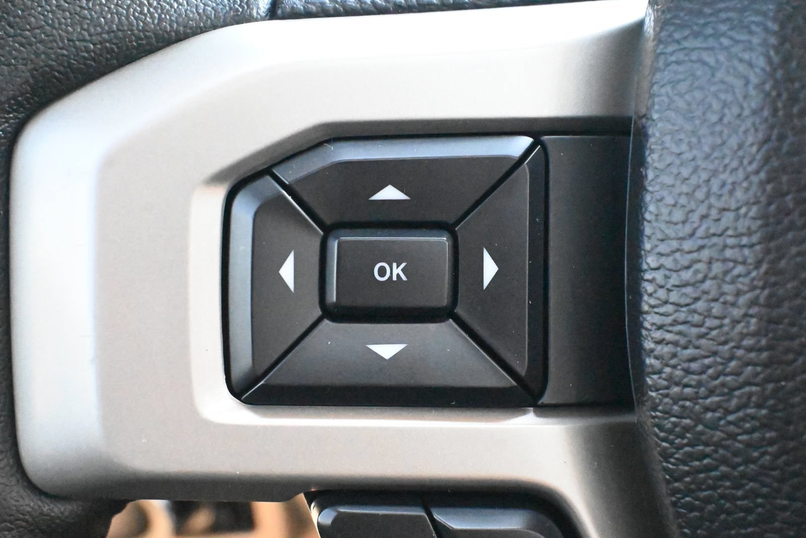 Used 2019 Ford F250 Lariat w/ Lariat Ultimate Package AWD/4WD image 14