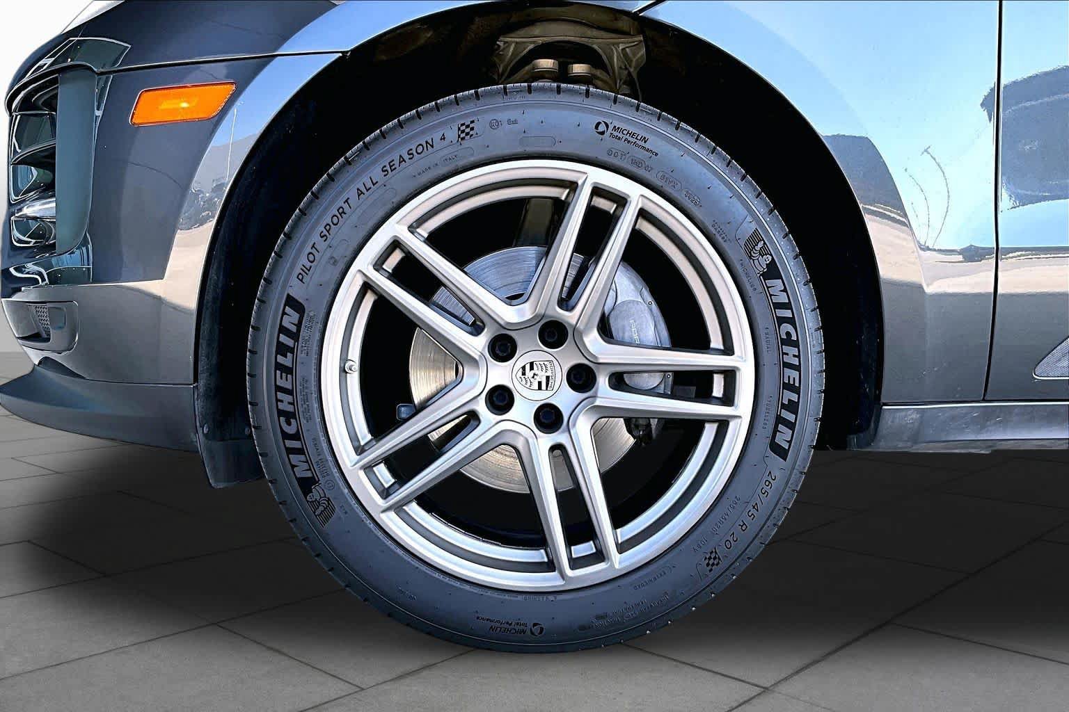 Used 2019 Porsche Macan AWD/4WD image 11