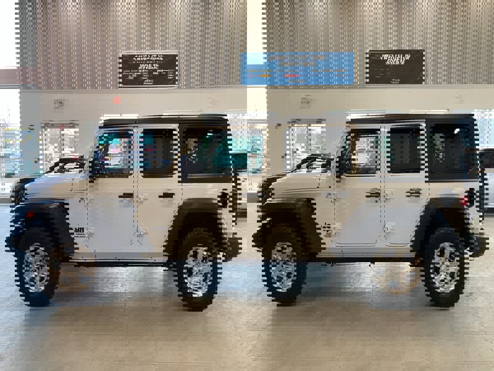 Used 2021 Jeep Wrangler Unlimited Sport w/ Dual Top Group image 8