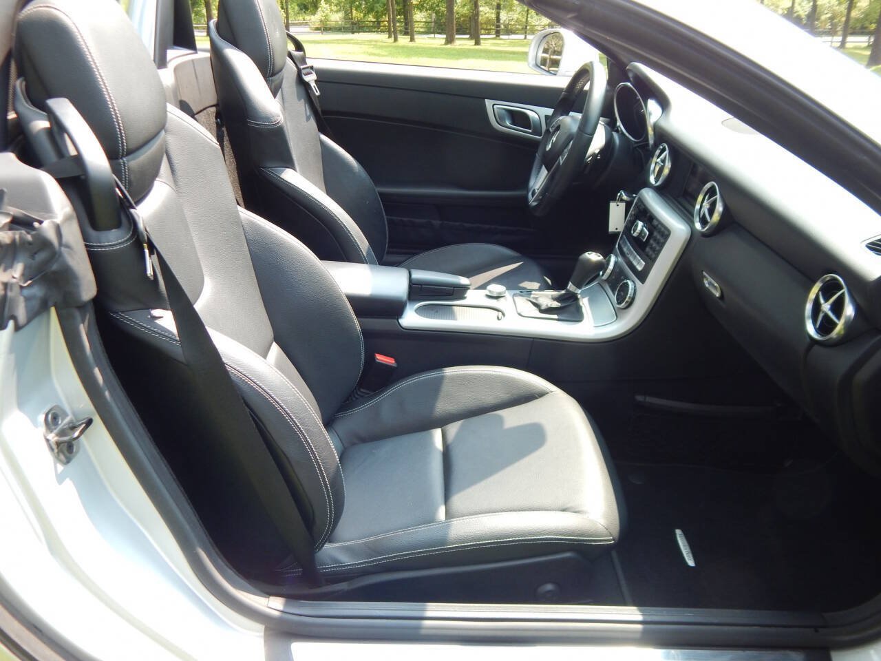 Used 2013 Mercedes-Benz SLK 250 image 16
