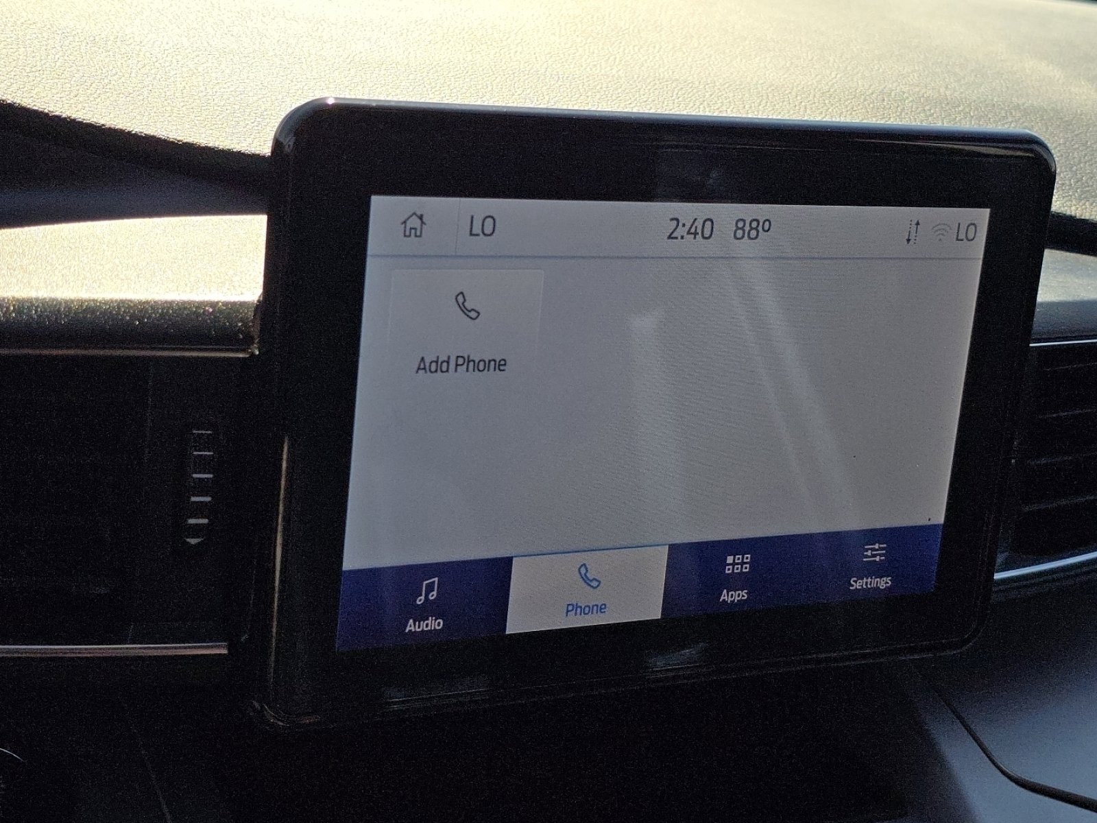 Used 2022 Ford Explorer XLT w/ Equipment Group 202A image 6