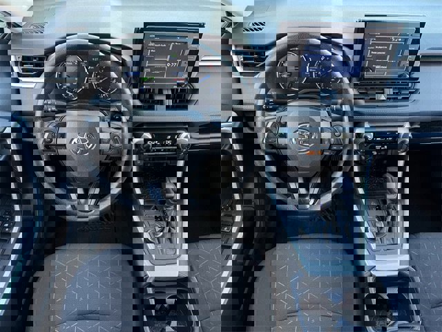 Used 2021 Toyota RAV4 XLE image 12