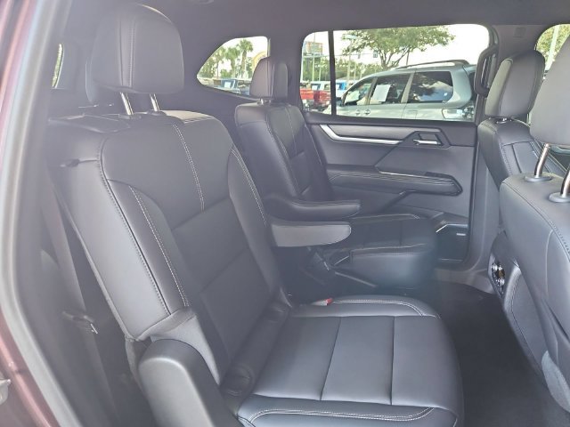 Used 2025 GMC Acadia Elevation w/ Elevation Premium Package FWD image 26