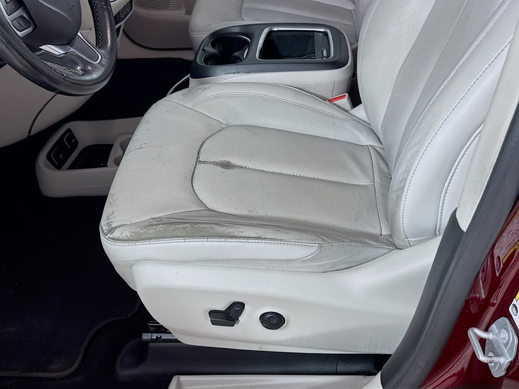 Used 2021 Chrysler Pacifica Touring-L w/ Premium & Safety Sphere Group FWD image 23
