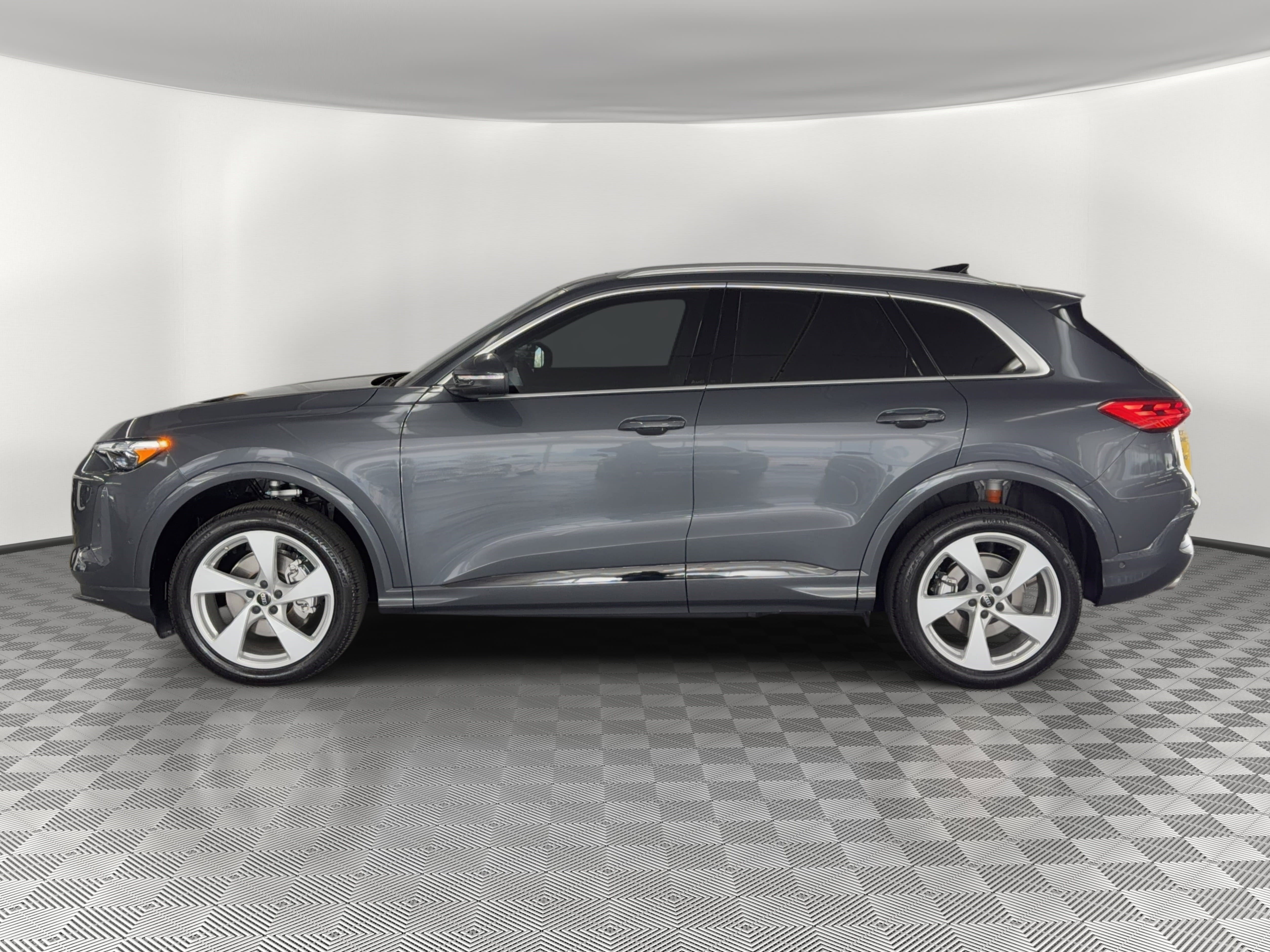 New 2026 Audi Q5 Premium Plus image 2