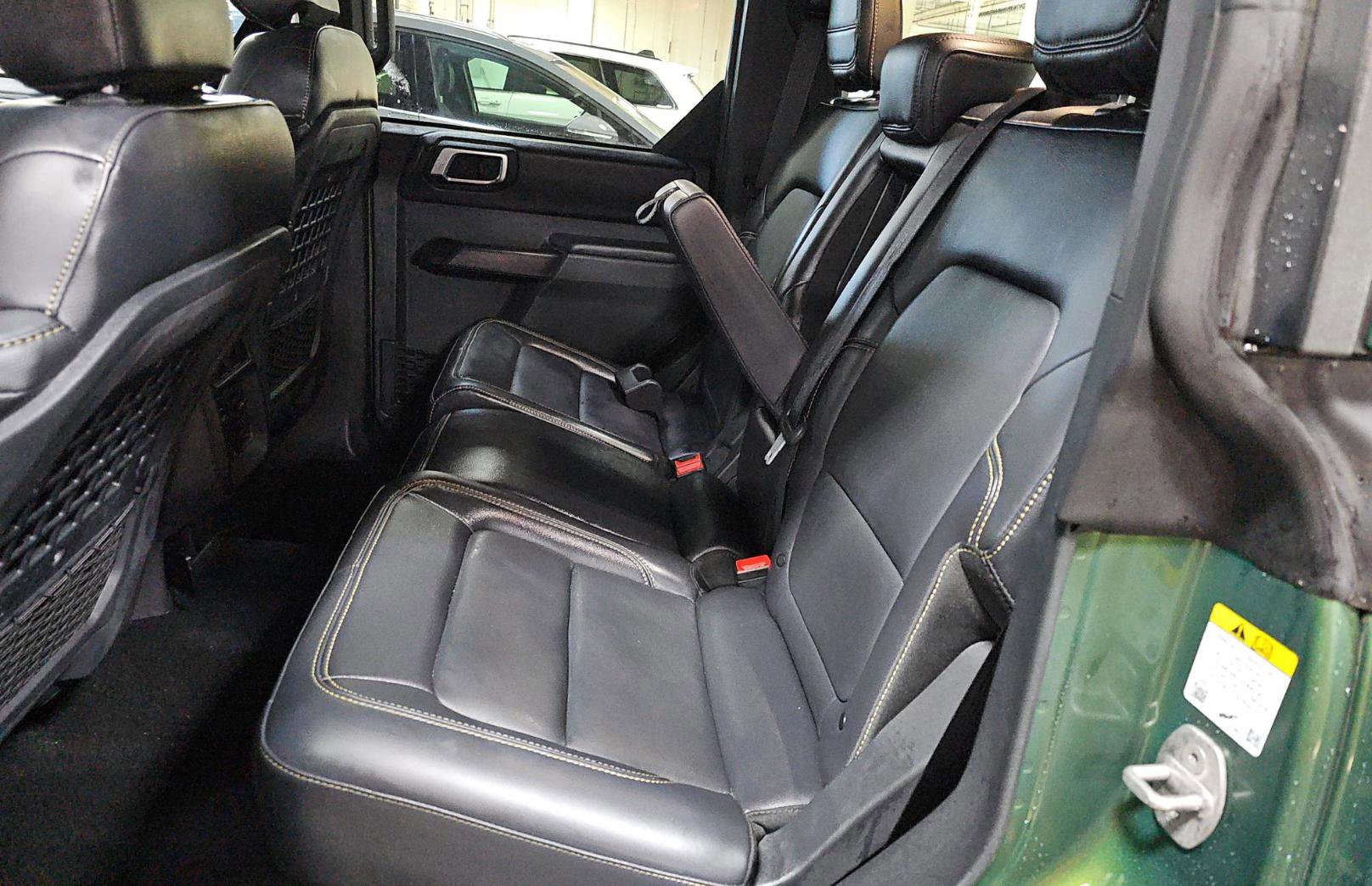 Used 2025 Ford Bronco Badlands image 18