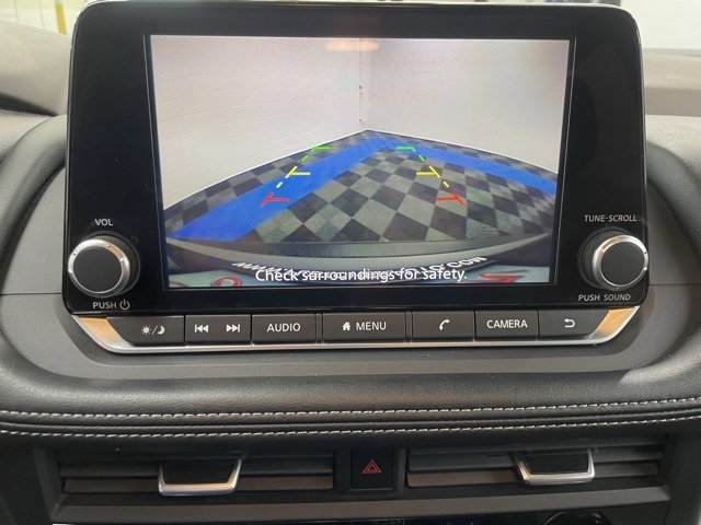 Used 2023 Nissan Rogue SV image 5