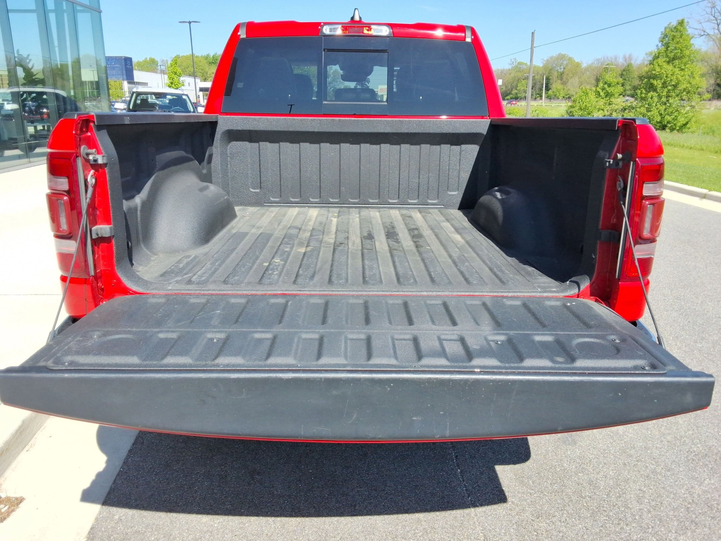 Used 2022 RAM 1500 Laramie AWD/4WD image 32