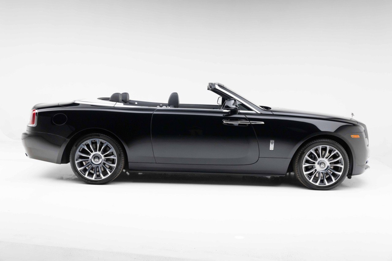 Used 2019 Rolls-Royce Dawn RWD image 13