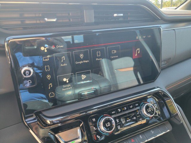 Used 2024 GMC Sierra 2500 AT4 w/ Technology Package image 21