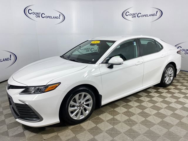 Used 2024 Toyota Camry LE FWD image 3