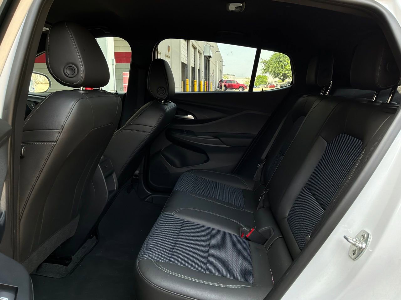 Used 2025 Buick Envista Preferred FWD image 11