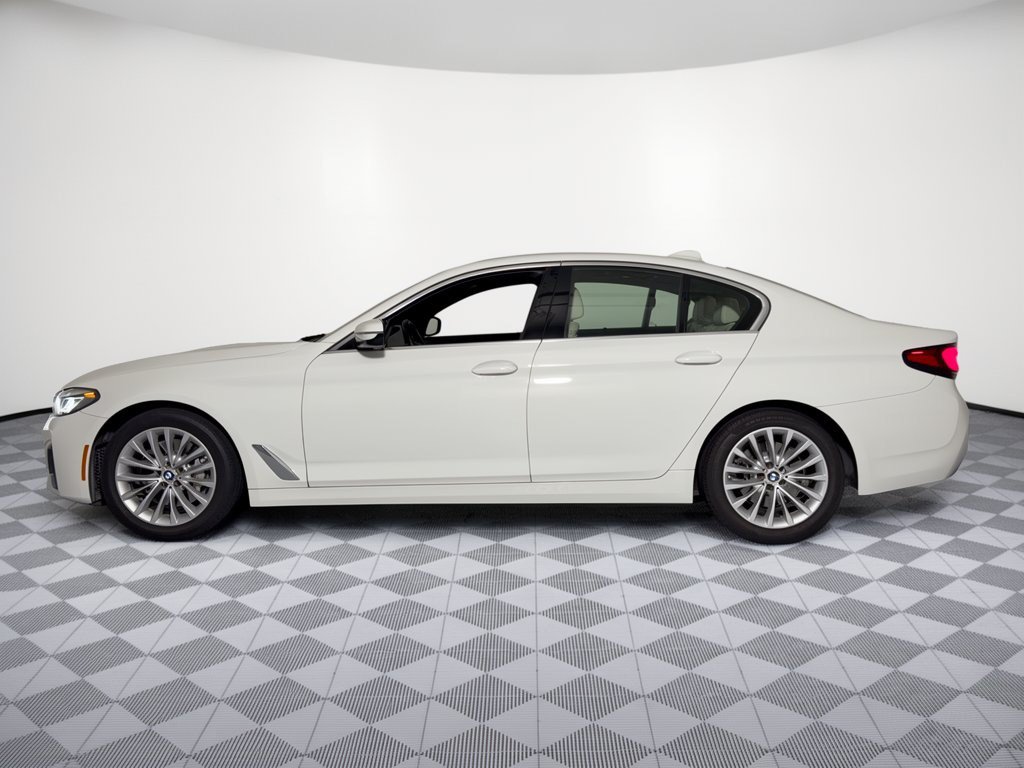 Used 2022 BMW 530i xDrive w/ Executive Package AWD/4WD image 2