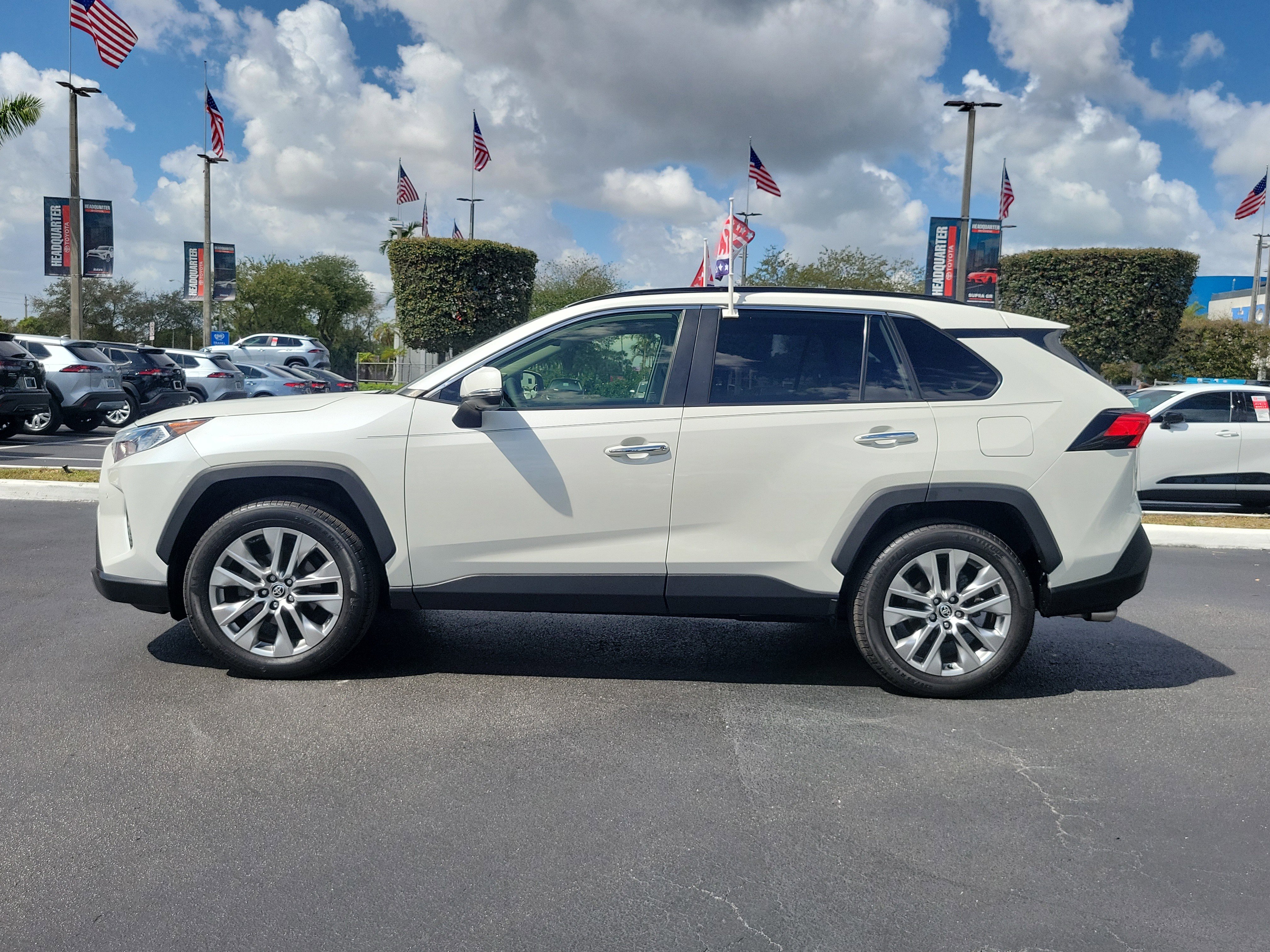 Used 2021 Toyota RAV4 Limited image 7