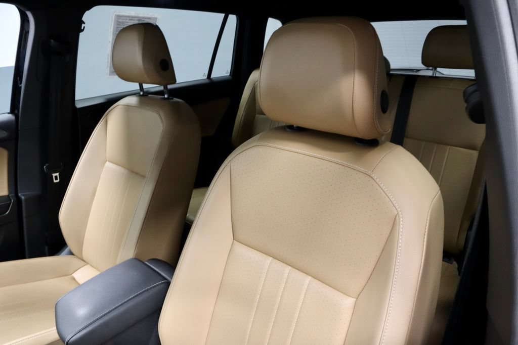 Used 2024 Volkswagen Tiguan SE w/ Panoramic Sunroof Package AWD/4WD image 26