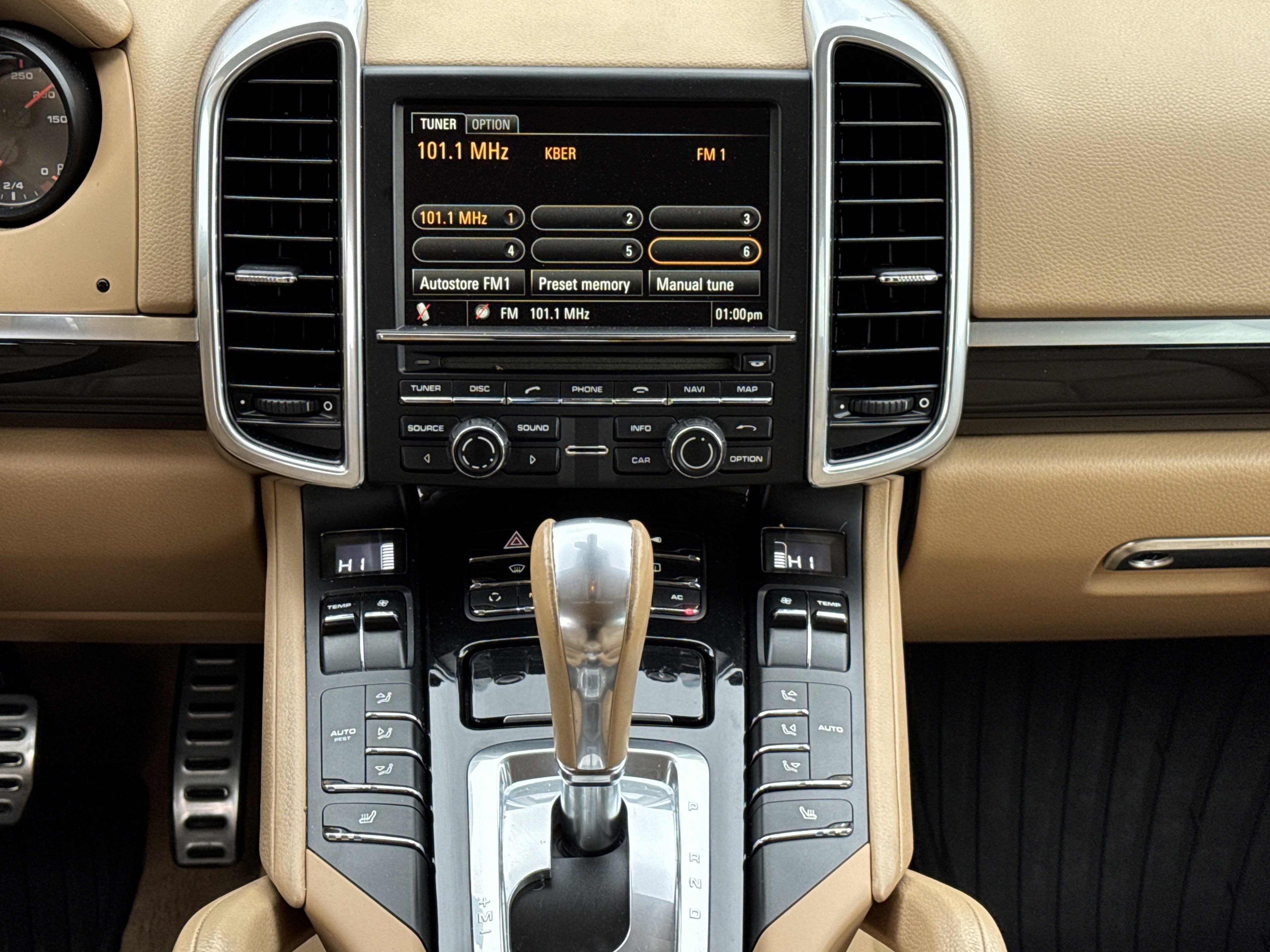 Used 2011 Porsche Cayenne S AWD/4WD image 16