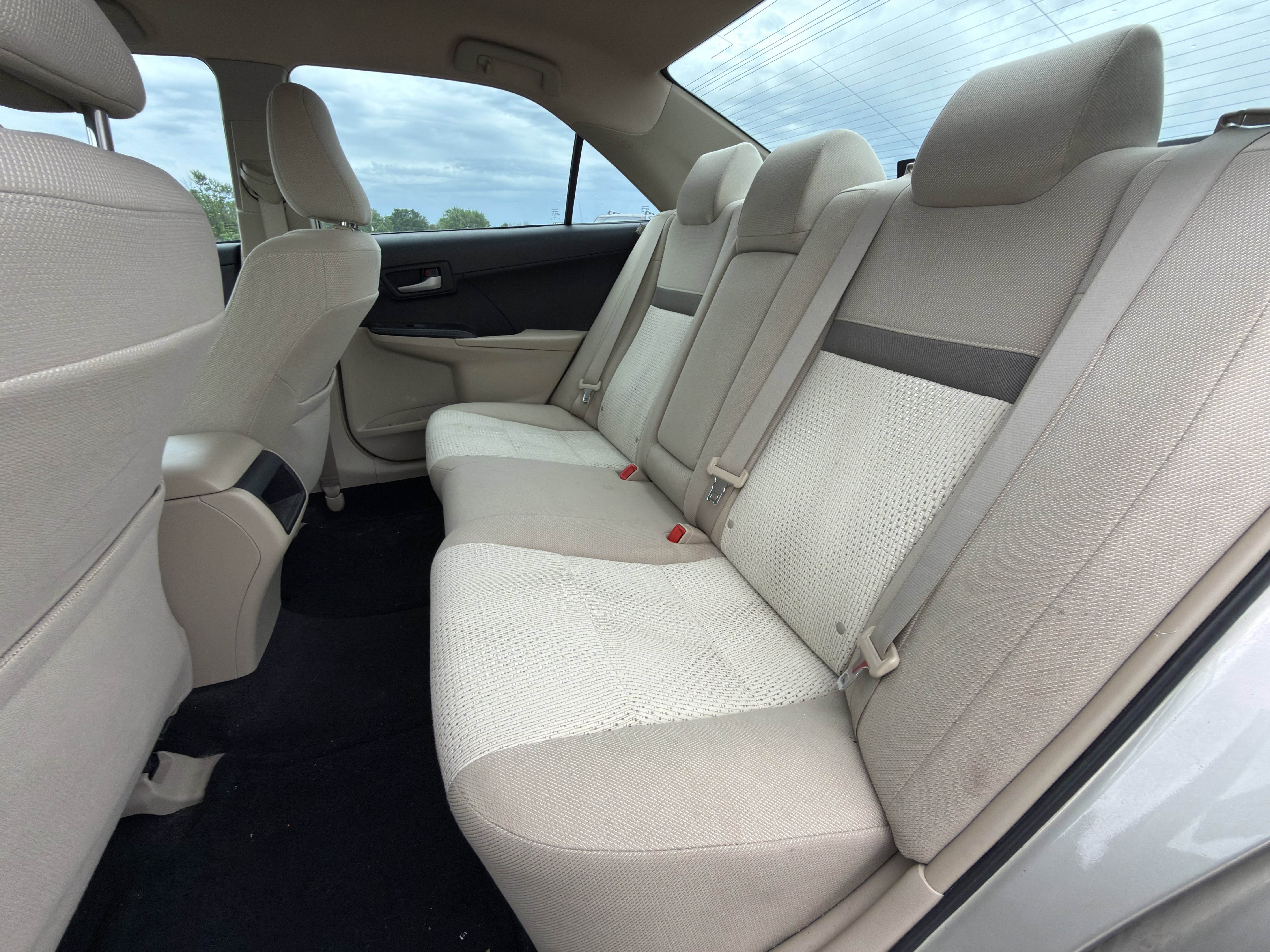 Used 2013 Toyota Camry LE FWD image 10