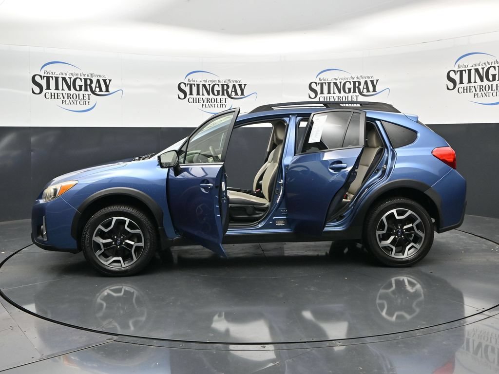 Used 2017 Subaru Crosstrek 2.0i Limited AWD/4WD image 4