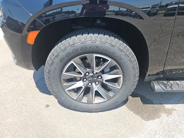 Used 2023 Chevrolet Tahoe Z71 w/ Luxury Package AWD/4WD image 10