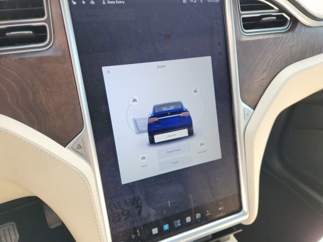 Used 2017 Tesla Model X 90D AWD/4WD image 11