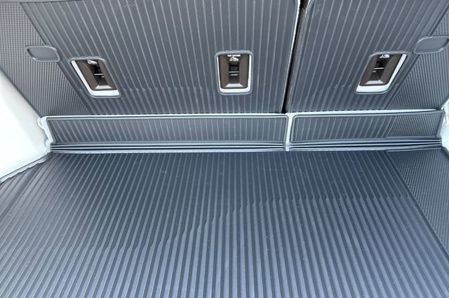 New 2026 GMC Acadia Denali w/ Super Cruise Package image 18