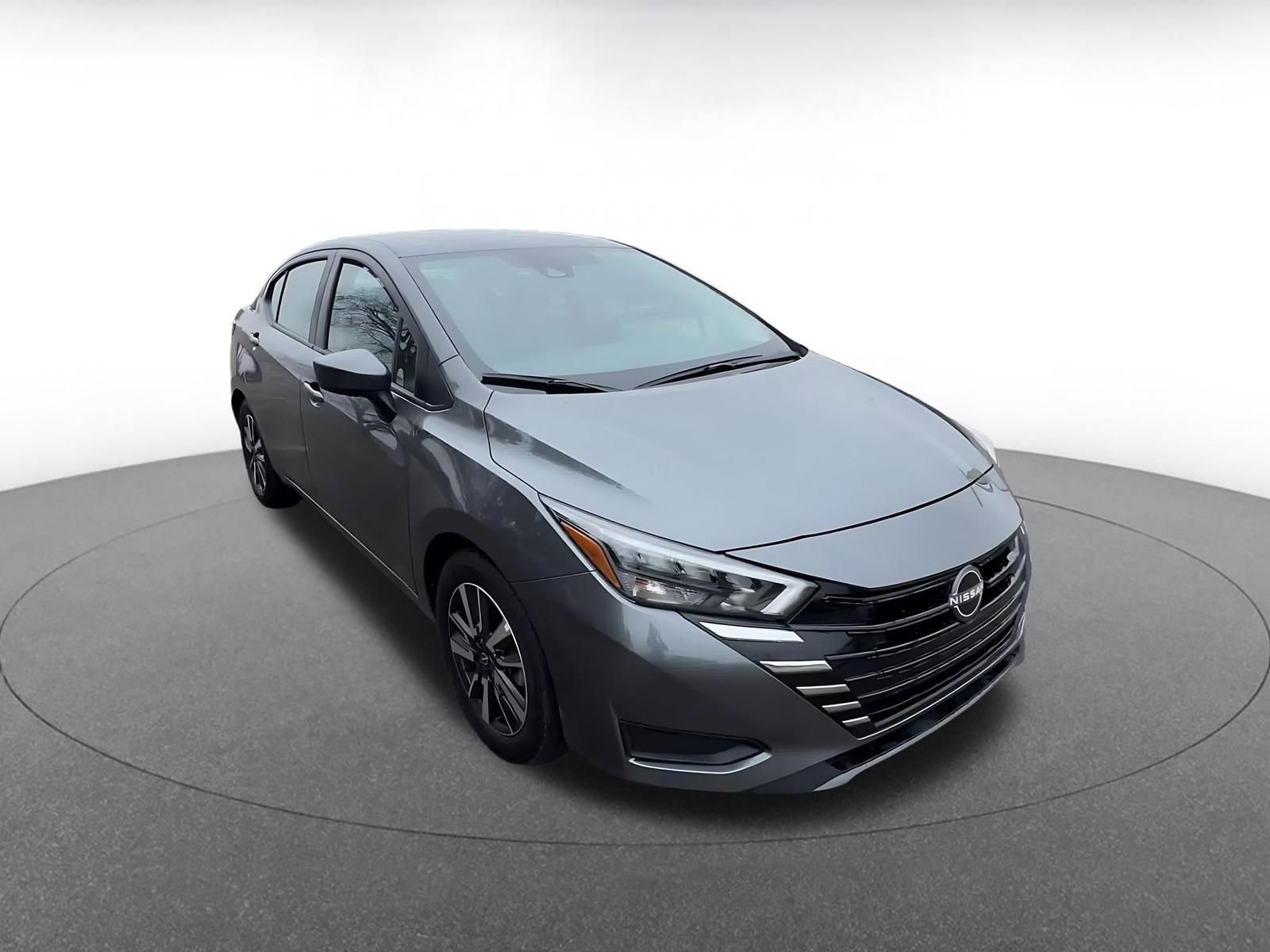 Used 2025 Nissan Versa SV FWD image 3
