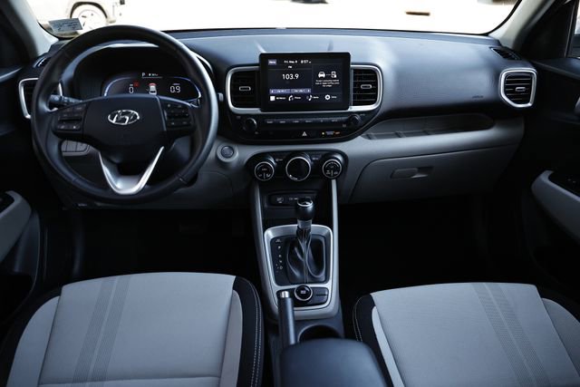 Used 2025 Hyundai Venue SEL FWD image 26