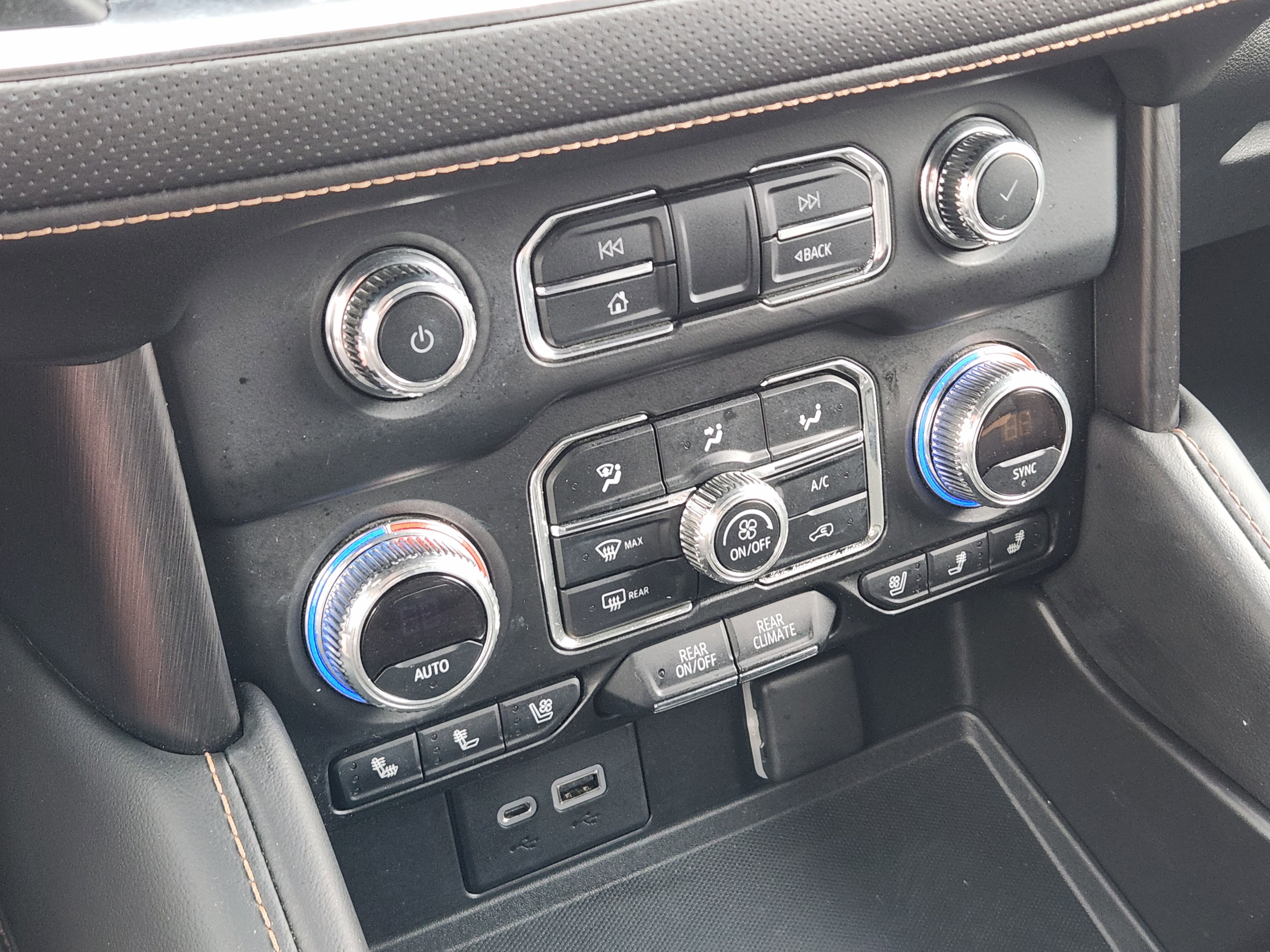 Used 2022 GMC Yukon AT4 w/ AT4 Premium Package image 20