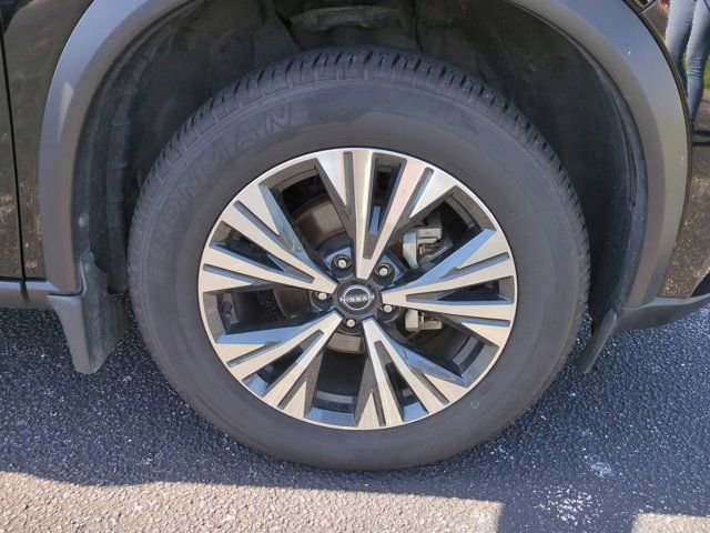 Certified 2023 Nissan Rogue SV FWD image 12