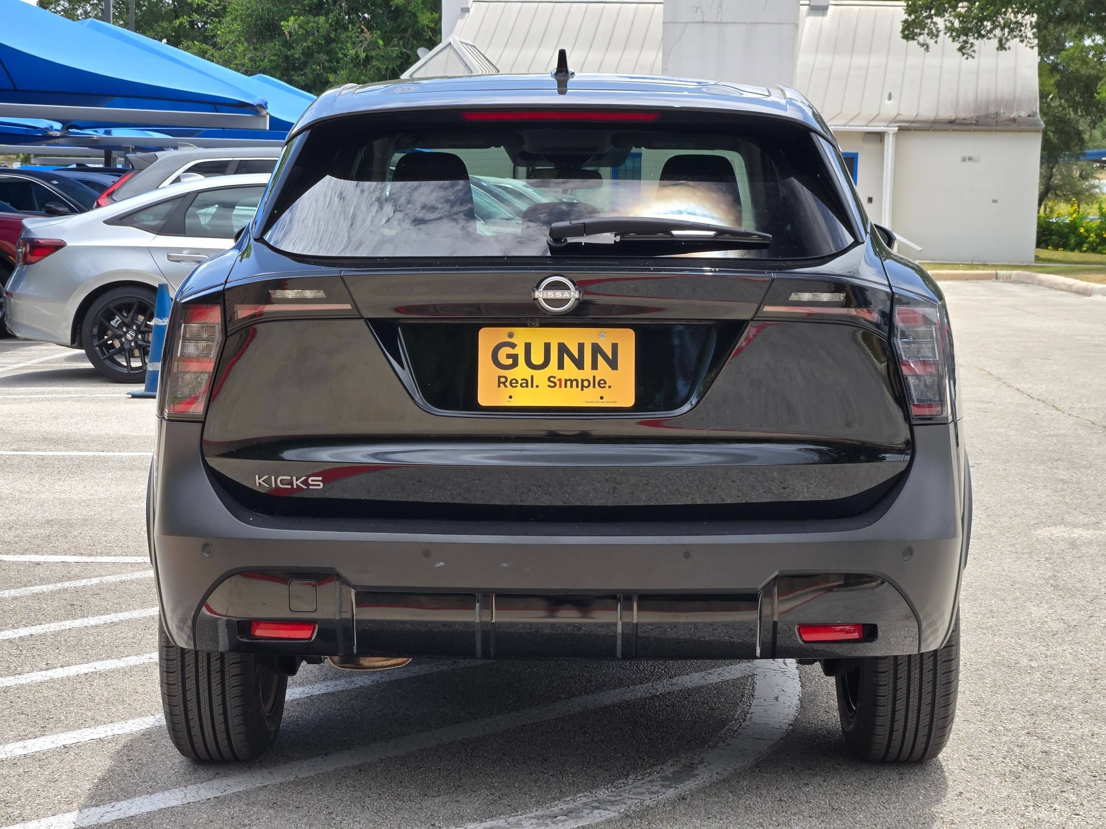 Used 2025 Nissan Kicks SV FWD image 4