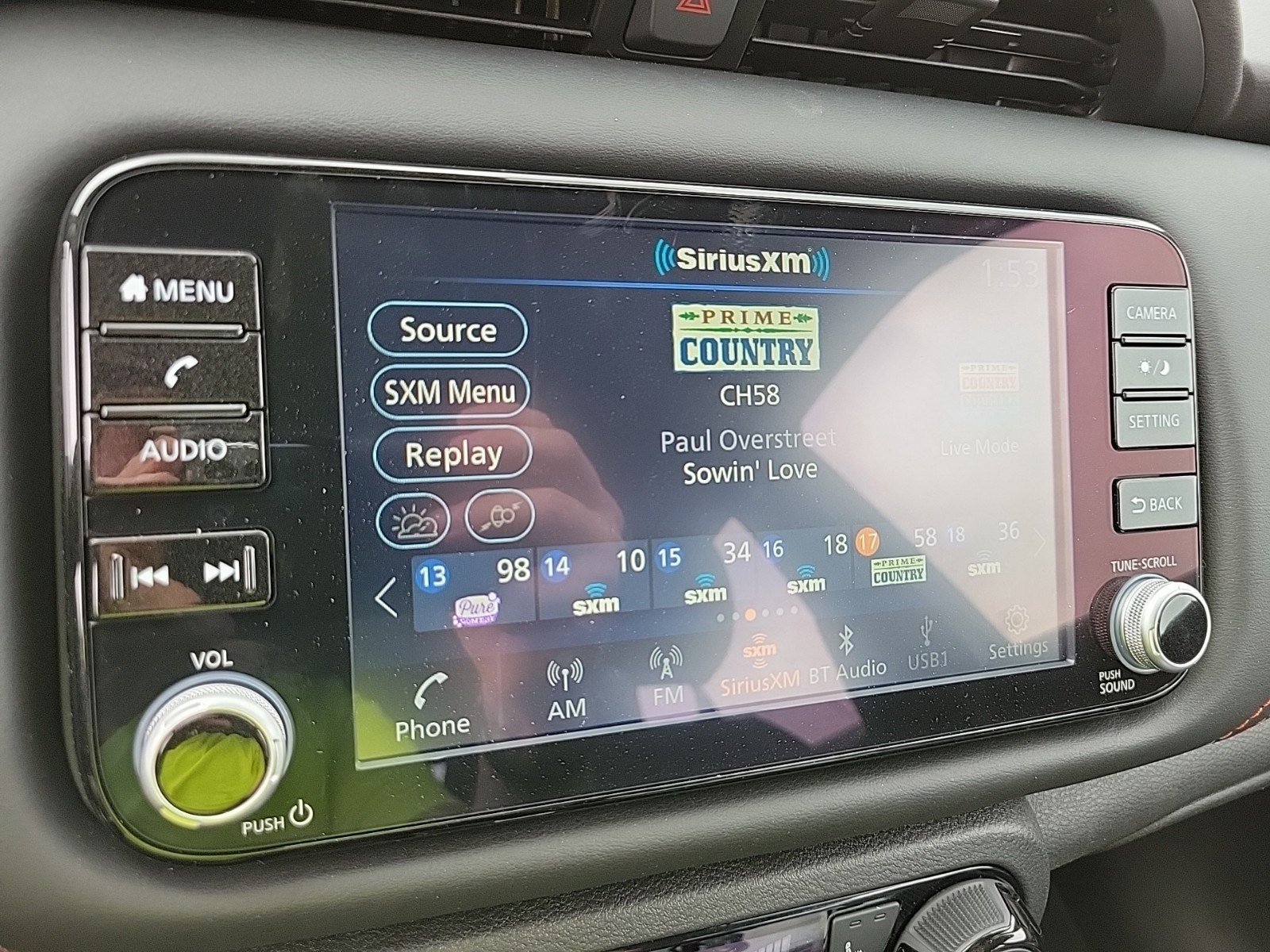 New 2024 Nissan Kicks SR w/ SR Premium Package image 21