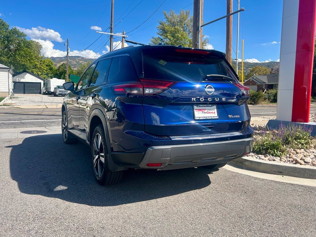 Used 2025 Nissan Rogue SL w/ Tech Package AWD/4WD image 6