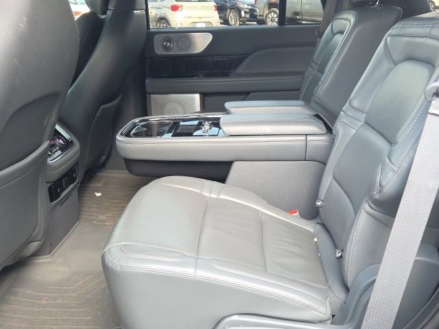Used 2020 Lincoln Navigator Reserve w/ Luxury Package image 20