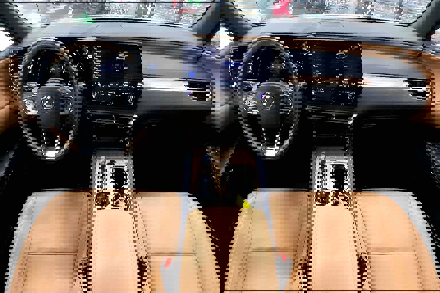 Used 2025 Lexus RX 350h w/ Convenience Package image 15