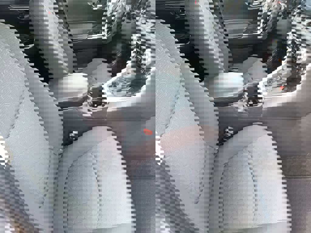 Used 2022 Toyota RAV4 XLE w/ Convenience Package image 27