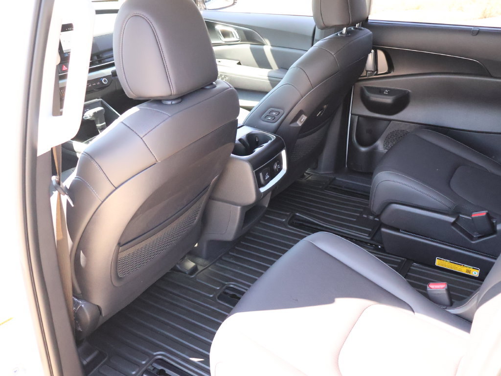 New 2027 Kia Carnival SX w/ Dark Edition Package FWD image 13