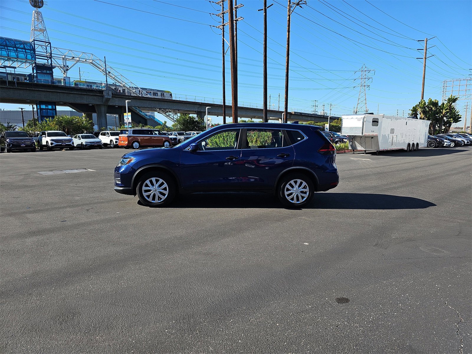 Used 2020 Nissan Rogue S image 4