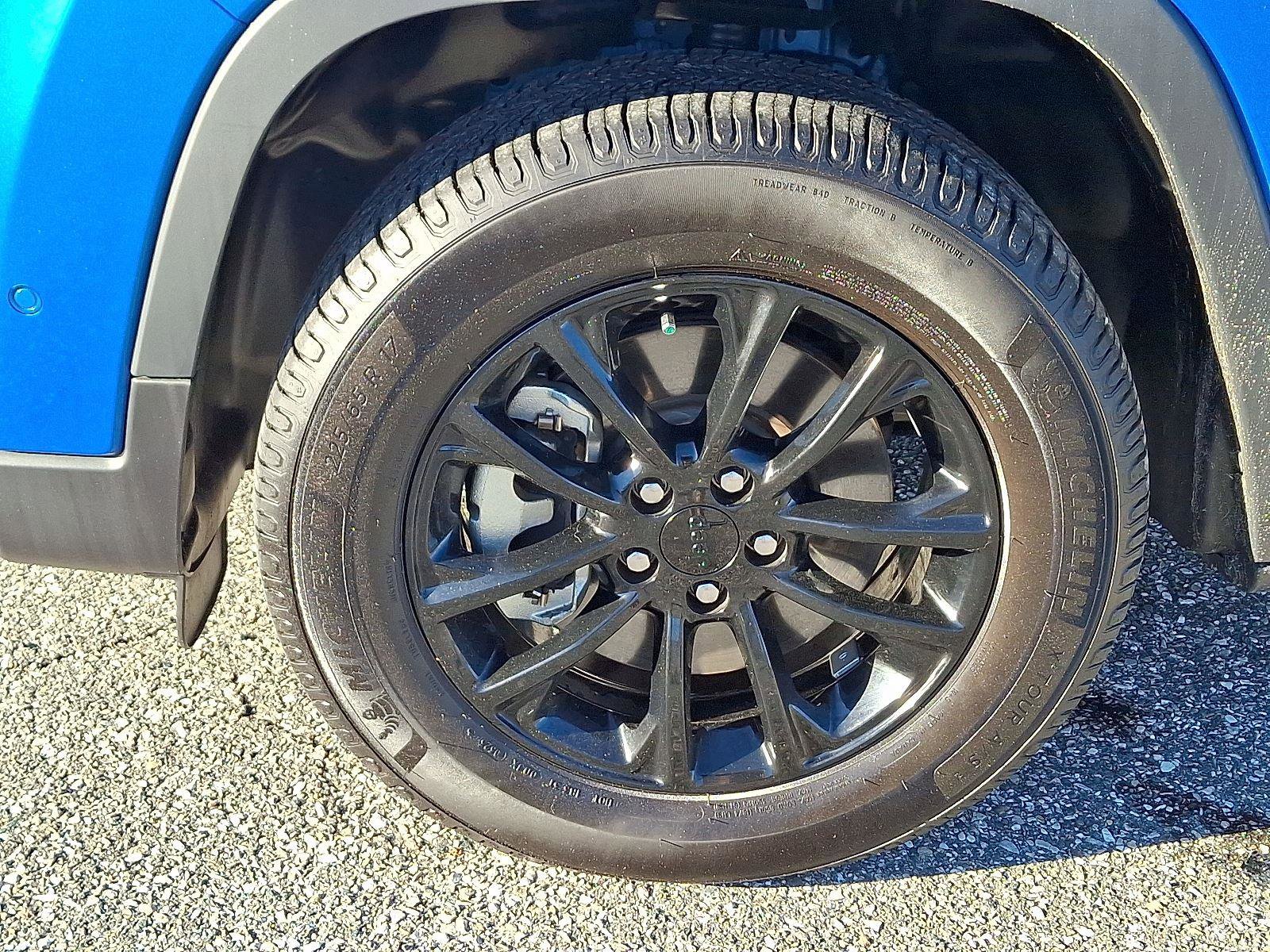 Used 2023 Jeep Cherokee Altitude Lux image 8