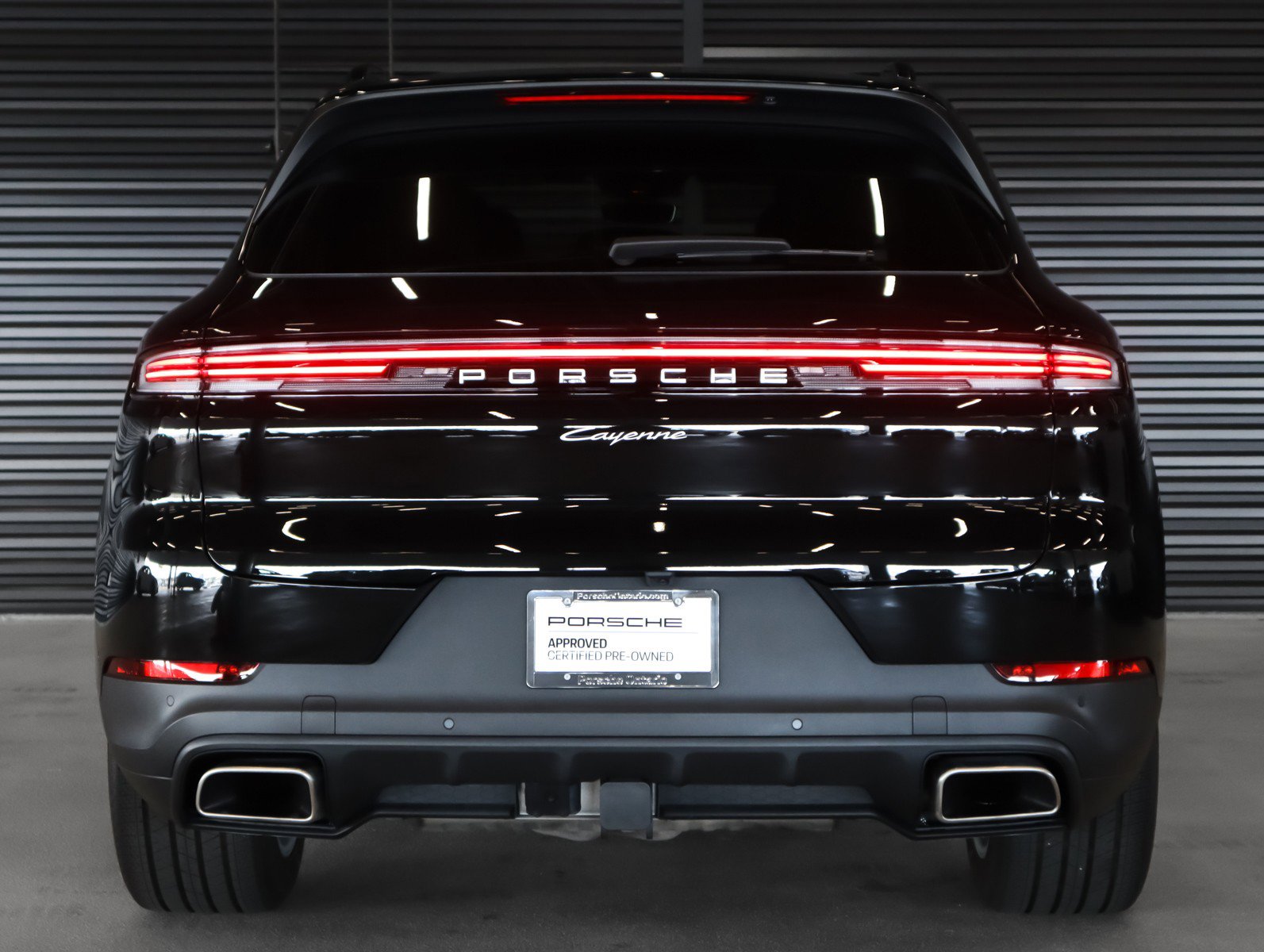 Certified 2025 Porsche Cayenne AWD/4WD image 9