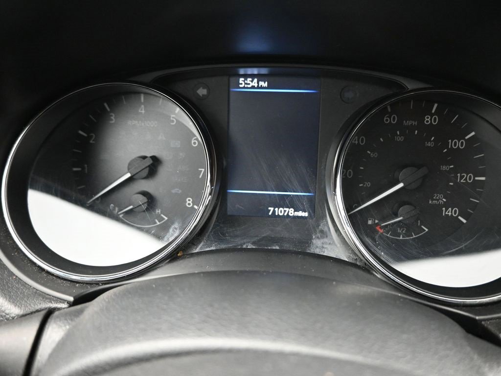 Used 2020 Nissan Rogue Sport S image 12