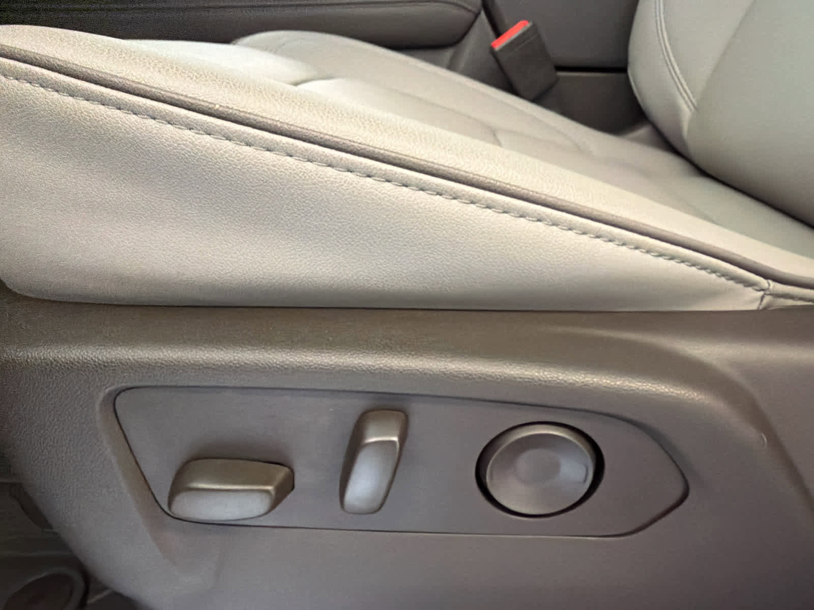 New 2026 GMC Yukon XL Elevation w/ LPO, Floor Liner Package image 19