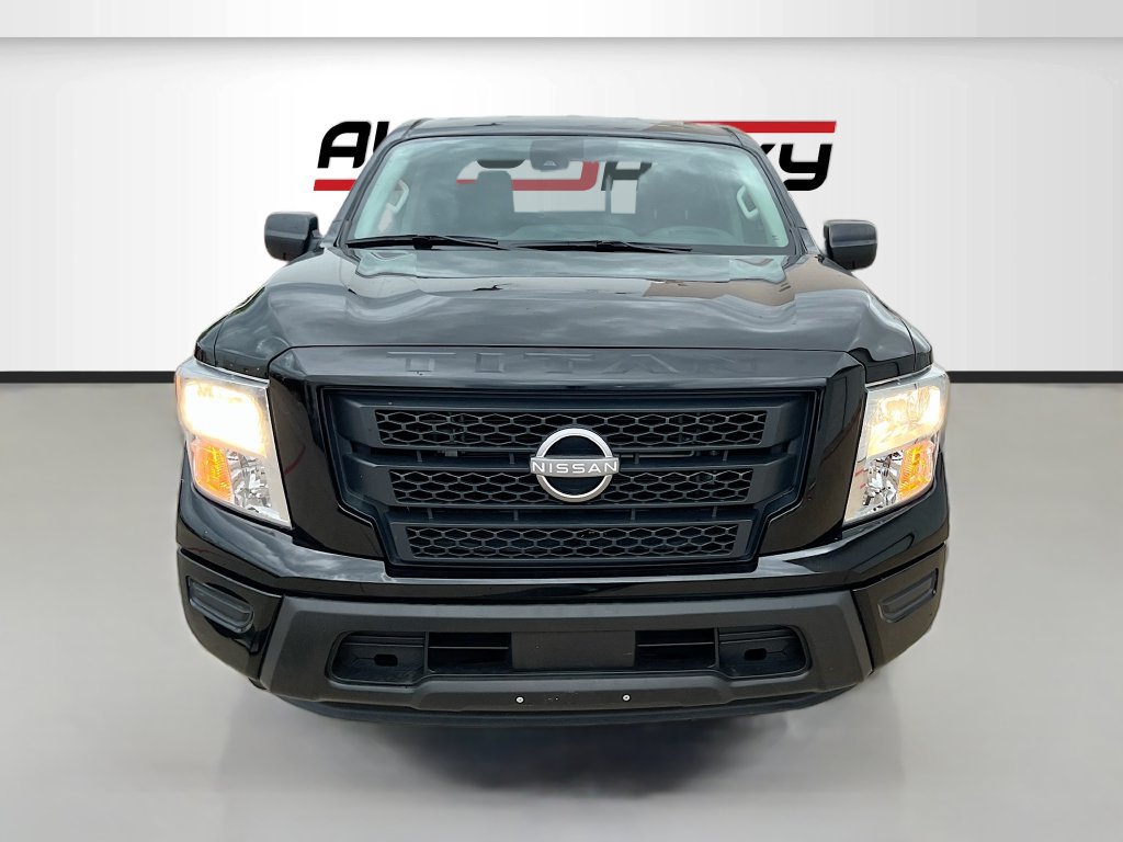 Used 2023 Nissan Titan S w/ S Utility Package RWD image 2