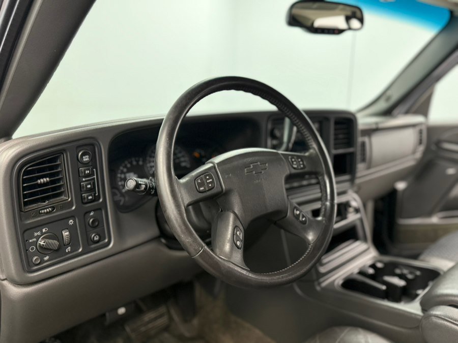 Used 2003 Chevrolet Avalanche 4x4 w/ Suspension Package, Off-Road image 40
