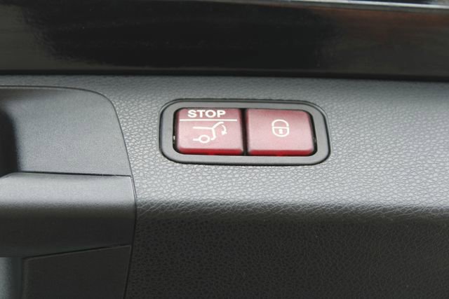 Used 2017 Mercedes-Benz E 400 4MATIC Wagon image 42