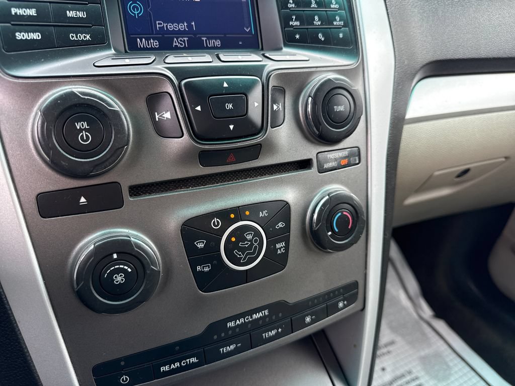 Used 2013 Ford Explorer XLT FWD image 30